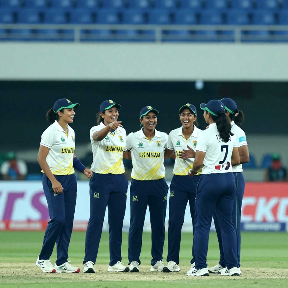 থাম্বা স্টেডিয়ামের নীরব গান: হার্দিক পান্ডিয়ার বাণিজ্য নাটক ও এক ক্রিকেট-অনাথের প্রতীক্ষা