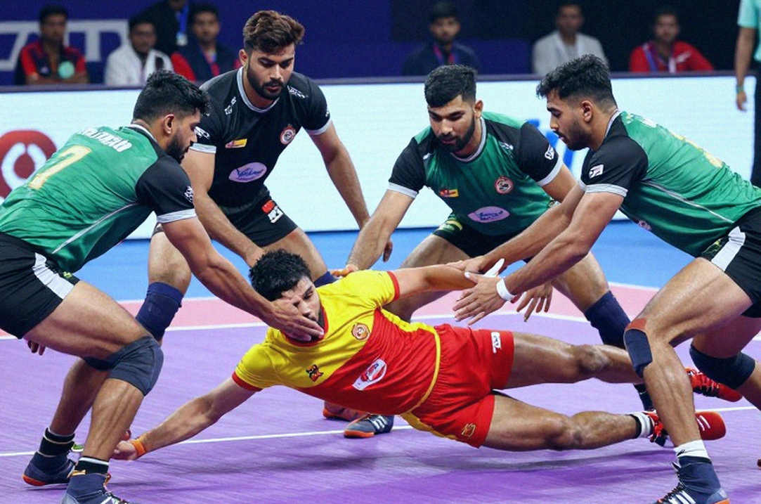 টোকাই জিমনেশিয়ামের নোটবুক: ভারতের চতুর্থ সোনালি ডাবল, ইরানের ছায়া এবং একটি অমীমাংসিত তারিখ